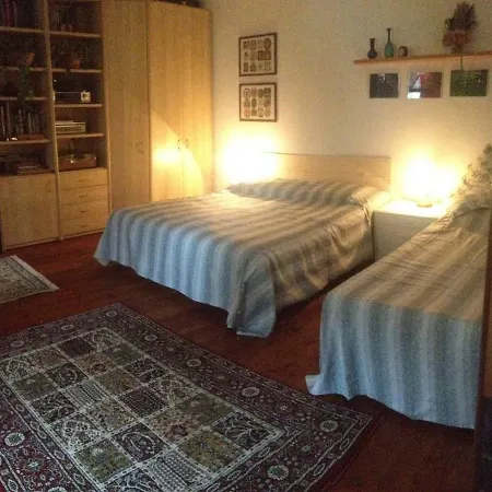 Bed & Breakfast Dream 22