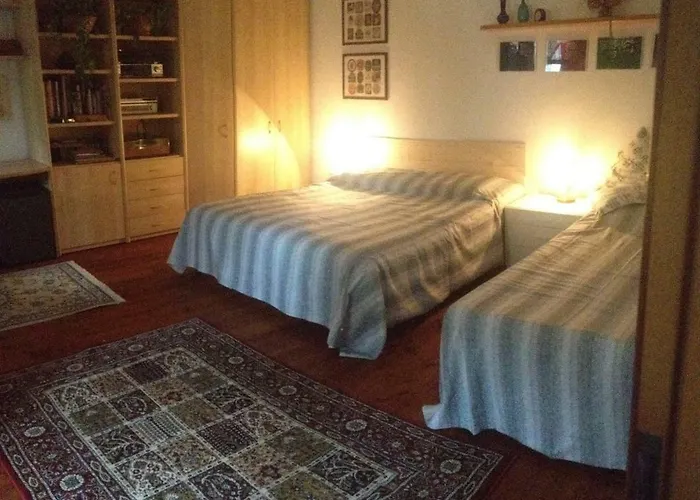 Bed & Breakfast Dream 22